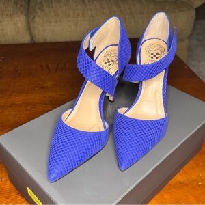 Vince Camuto Vibrant Blue Textured Heels